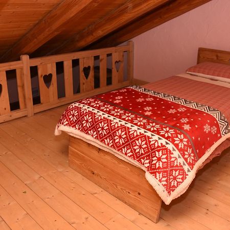 La Ferme Du Grand Paradis Когне Стая снимка