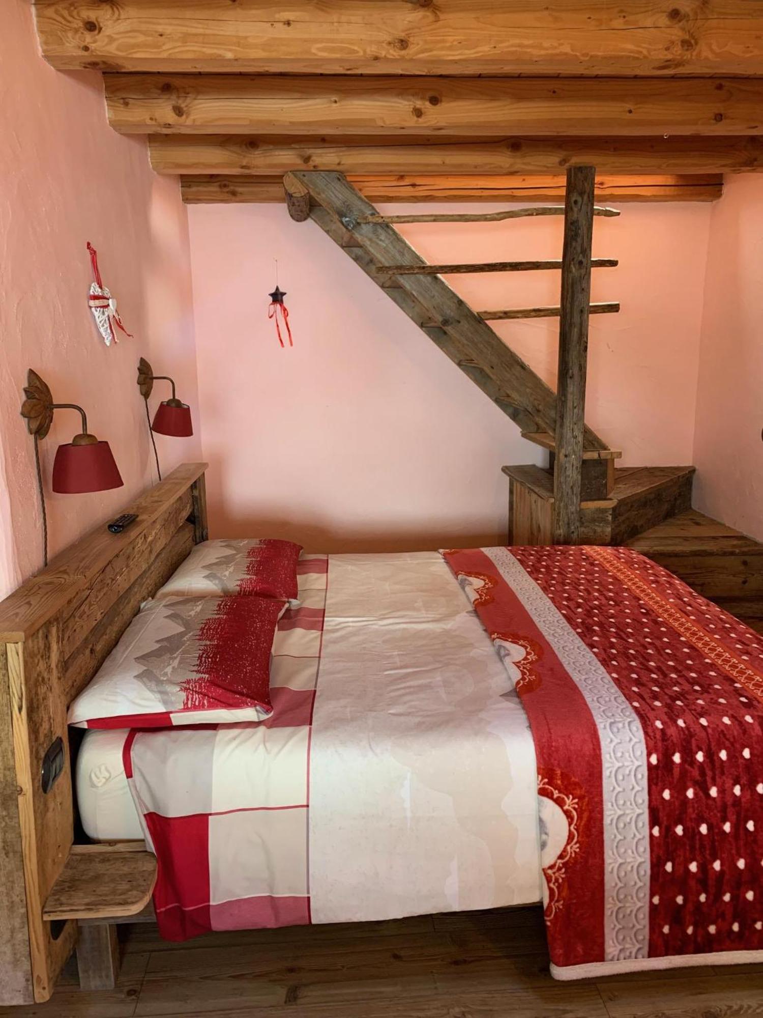 La Ferme Du Grand Paradis Когне Стая снимка