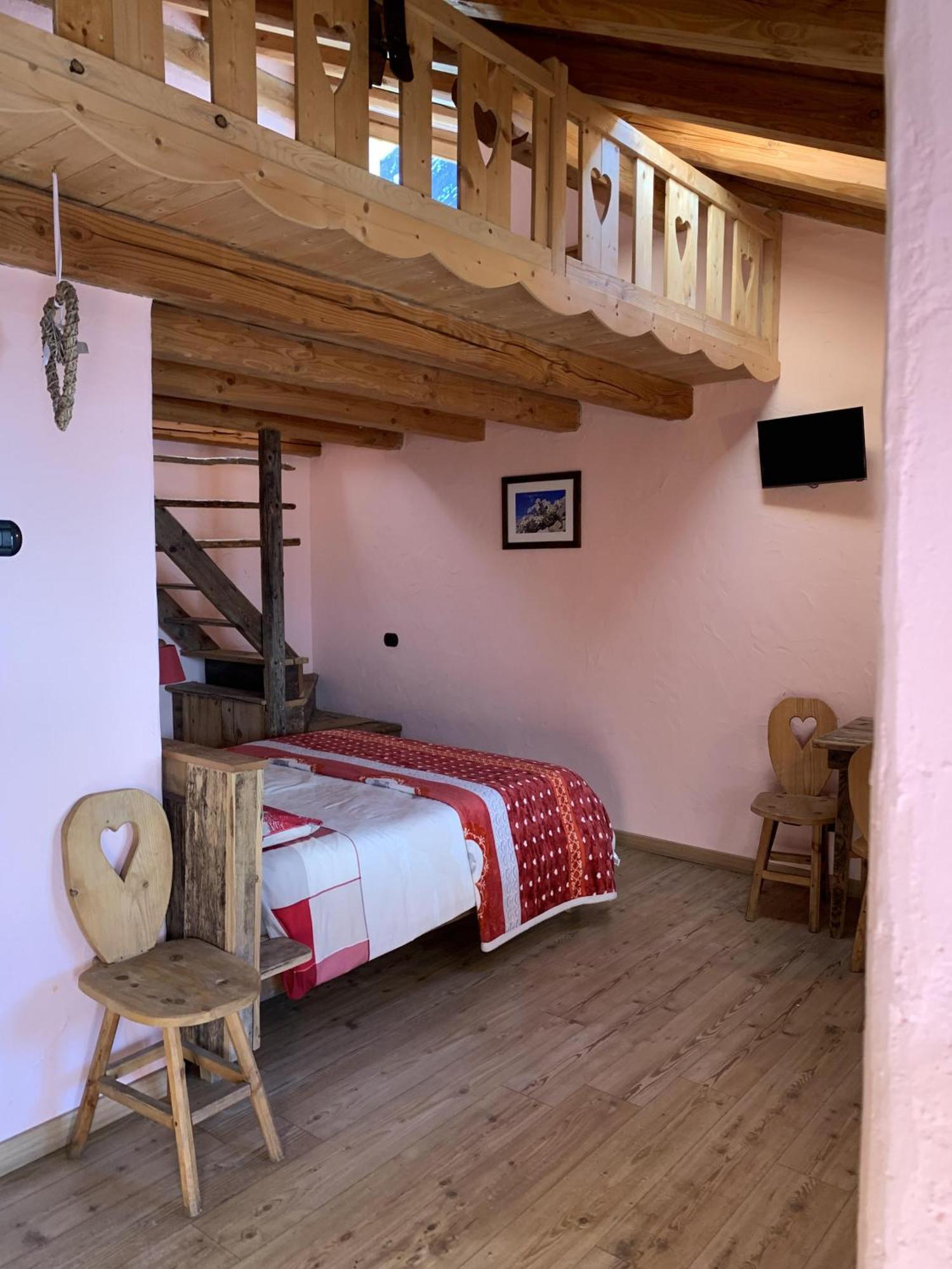 La Ferme Du Grand Paradis Когне Стая снимка
