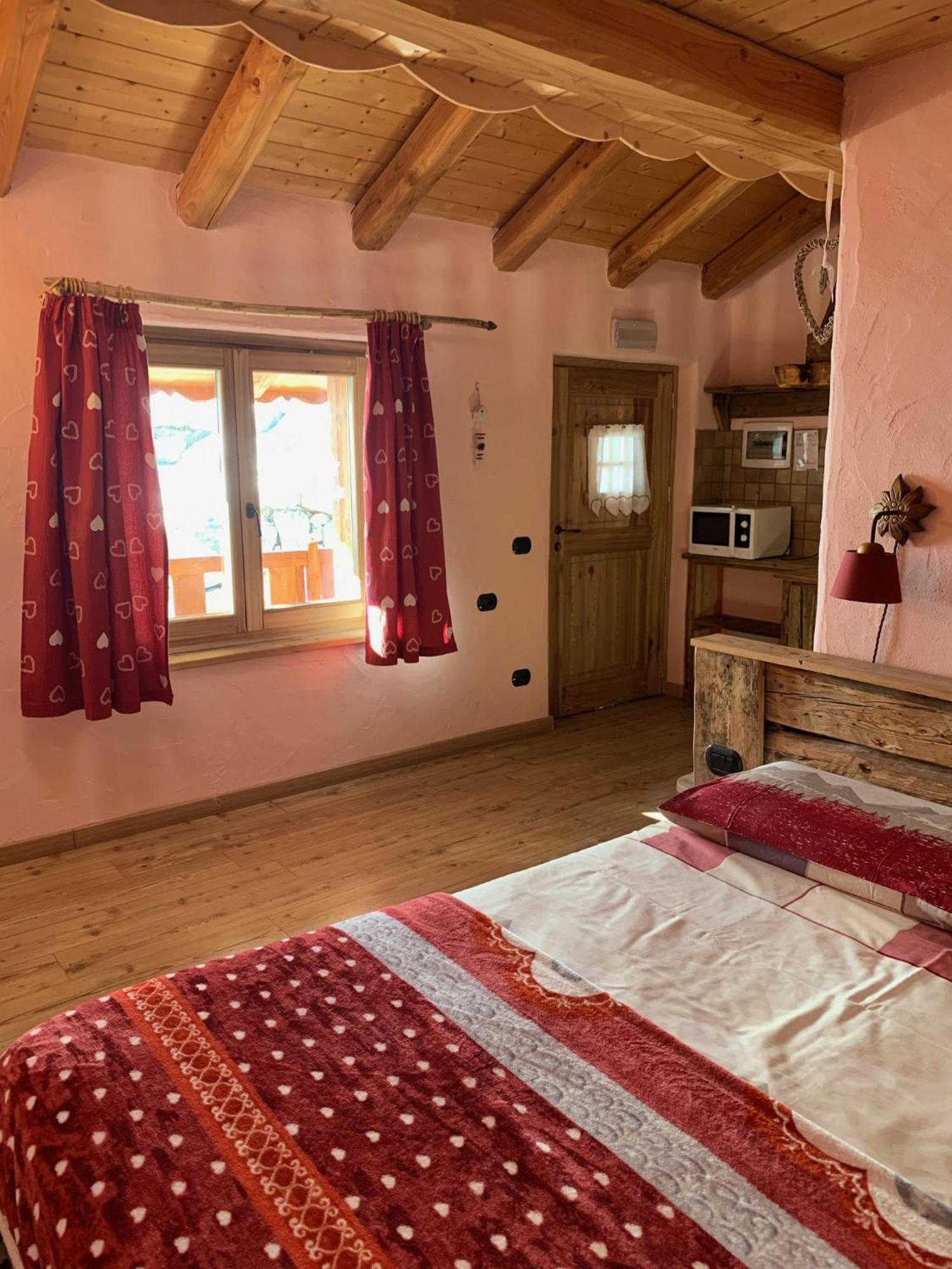 La Ferme Du Grand Paradis Когне Стая снимка