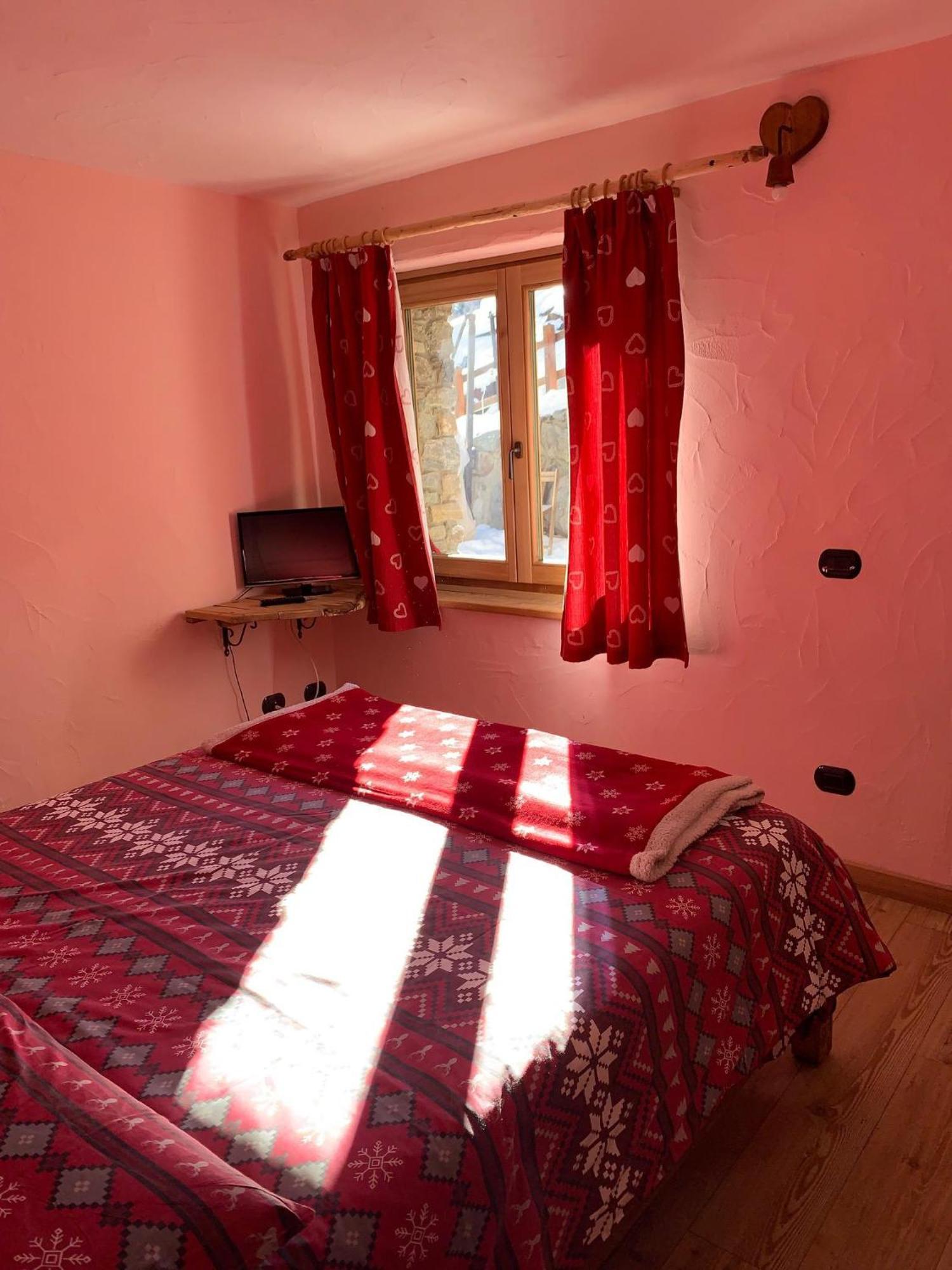 La Ferme Du Grand Paradis Когне Стая снимка